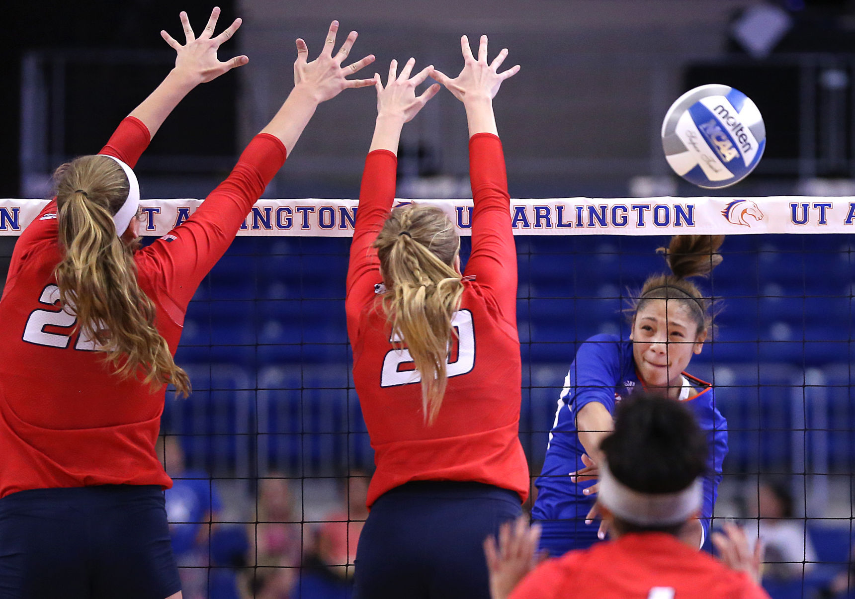Volleyball team readies for road match